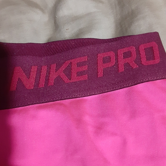 Nike Pro  Women's Athletic Pink Bike  Shorts Pink Size Small - Picture 3 of 4